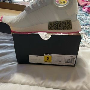 BRAND NEW GIRLS' BIG KIDS' ADIDAS ORIGINALS NMD R1 CASUAL SHOES